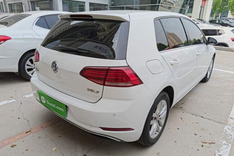 Used Volkswagen Golf 2018 230TSI Automatic Comfort Model Rear Right 45 Deg