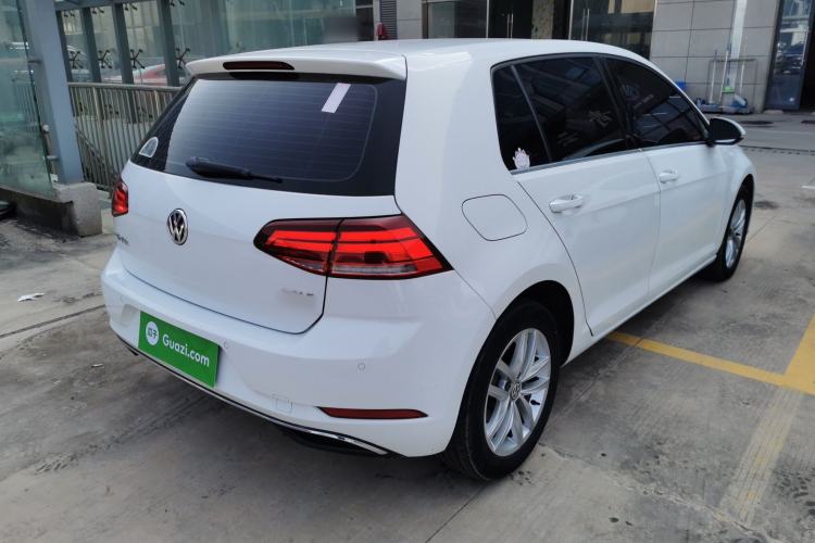 Used Volkswagen Golf 2018 230TSI Automatic Comfort Model Rear Right 45 Deg