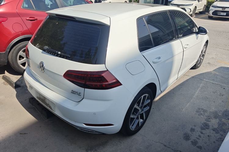 Used Volkswagen Golf 2018 230TSI Automatic Luxury Version Rear Right 45 Deg
