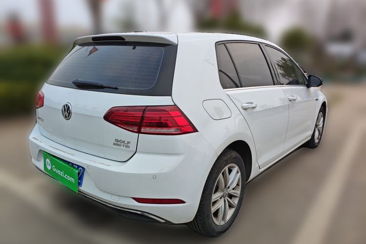Used Volkswagen Golf 2018 230TSI Automatic Comfort Model Rear Right 45 Deg