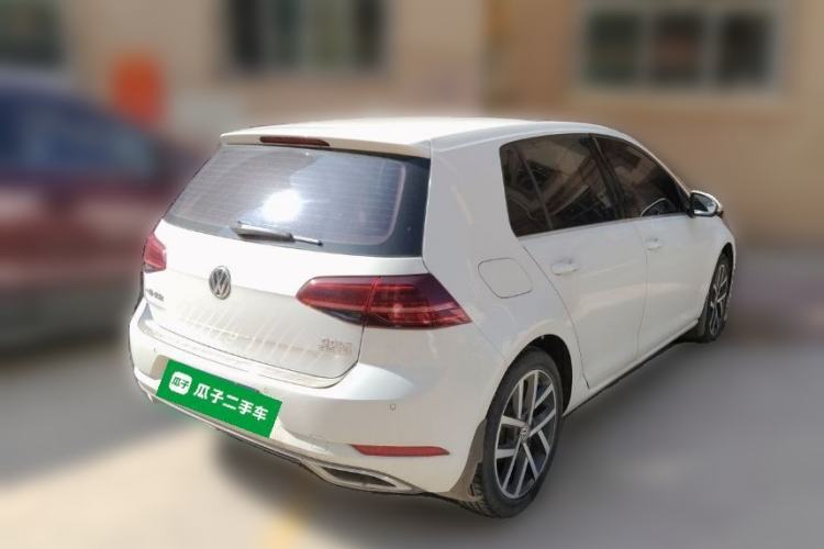 Used Volkswagen Golf 2018 230TSI Automatic Luxury Version Rear Right 45 Deg
