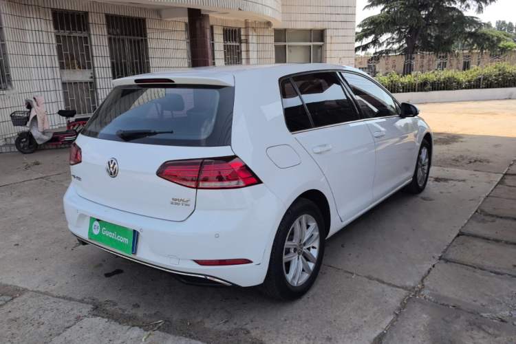 Used Volkswagen Golf 2018 230TSI Automatic Comfort Model Rear Right 45 Deg