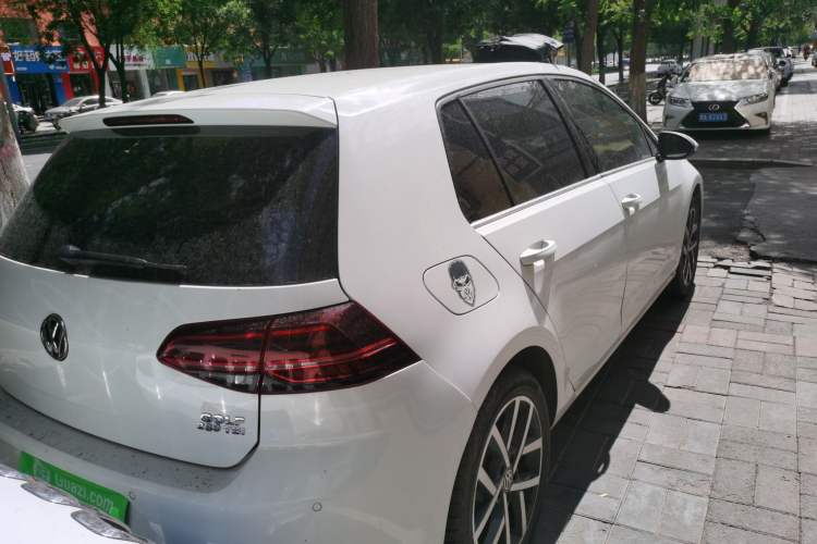 Used Volkswagen Golf 2018 230TSI Automatic Luxury Version Rear Right 45 Deg