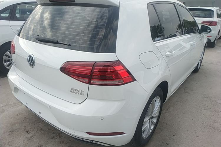Used Volkswagen Golf 2018 230TSI Automatic Comfort Model Rear Right 45 Deg