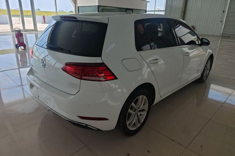 Used Volkswagen Golf 2018 230TSI Automatic Comfort Model Rear Right 45 Deg
