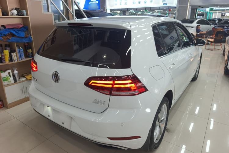 Used Volkswagen Golf 2018 230TSI Automatic Comfort Model Rear Right 45 Deg
