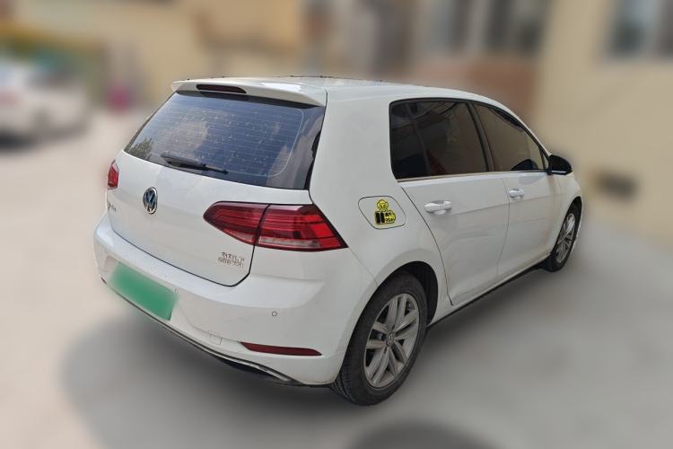 Used Volkswagen Golf 2018 230TSI Automatic Comfort Model Rear Right 45 Deg