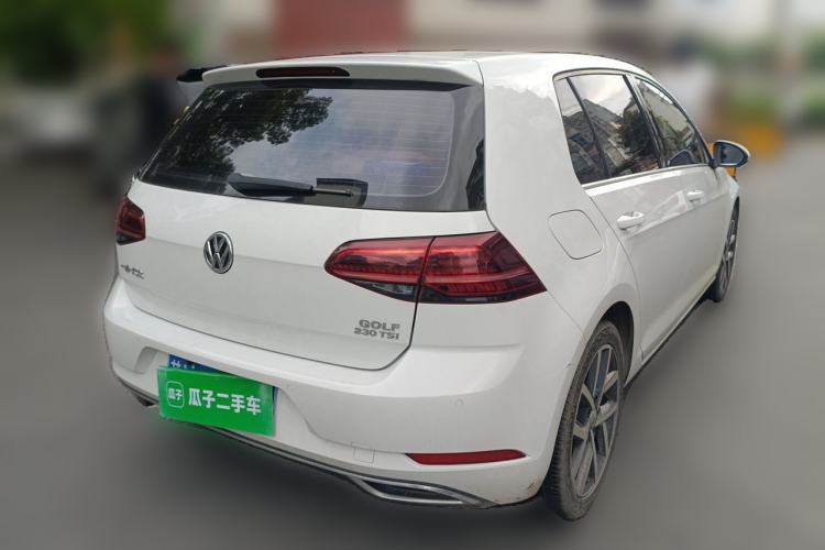 Used Volkswagen Golf 2018 230TSI Automatic Luxury Version Rear Right 45 Deg