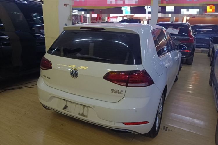 Used Volkswagen Golf 2018 230TSI Automatic Comfort Model Rear Right 45 Deg