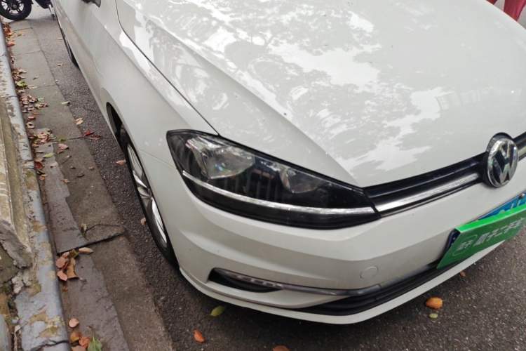 Used Volkswagen Golf 2018 230TSI Manual Comfort Version Right Front Headlight
