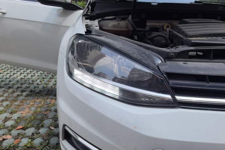 Used Volkswagen Golf 2018 1.6L Automatic Comfort Model Right Front Headlight