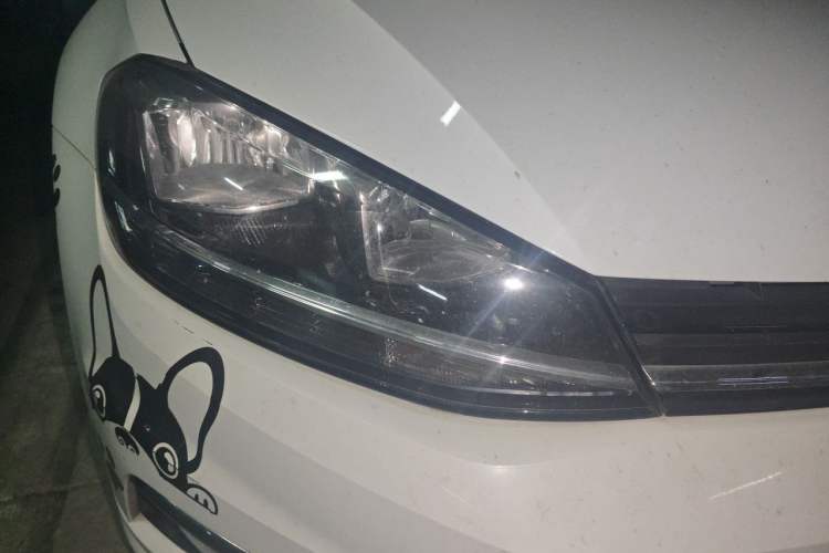 Used Volkswagen Golf 2018 1.6L Automatic Comfort Model Right Front Headlight