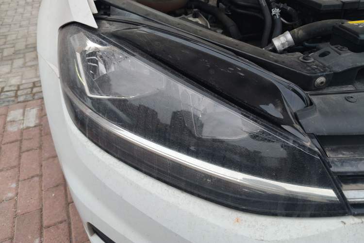 Used Volkswagen Golf 2018 230TSI Automatic Luxury Version Right Front Headlight