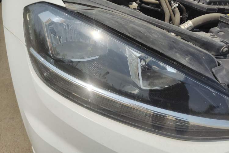 Used Volkswagen Golf 2018 230TSI Automatic Comfort Model Right Front Headlight