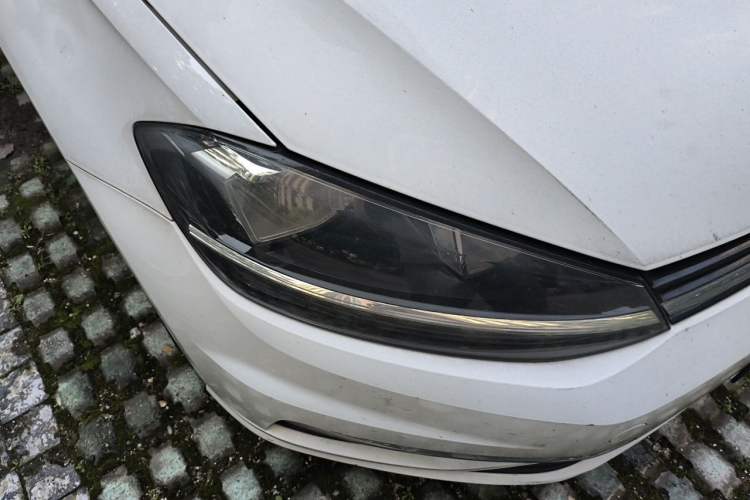 Used Volkswagen Golf 2018 1.6L Automatic Comfort Model Right Front Headlight