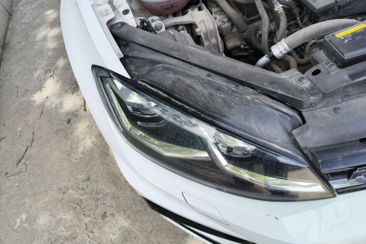 Used Volkswagen Golf 2018 280TSI Automatic R-Line Model Right Front Headlight