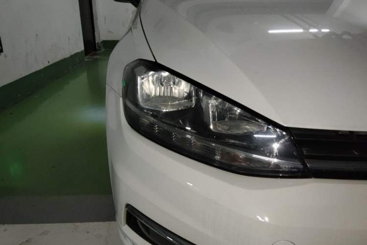Used Volkswagen Golf 2018 230TSI Automatic Luxury Version Right Front Headlight