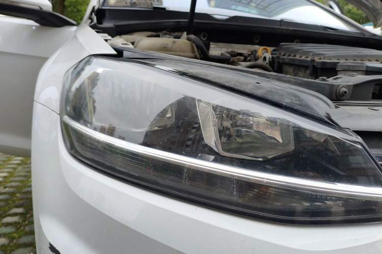 Used Volkswagen Golf 2018 1.6L Automatic Comfort Model Right Front Headlight