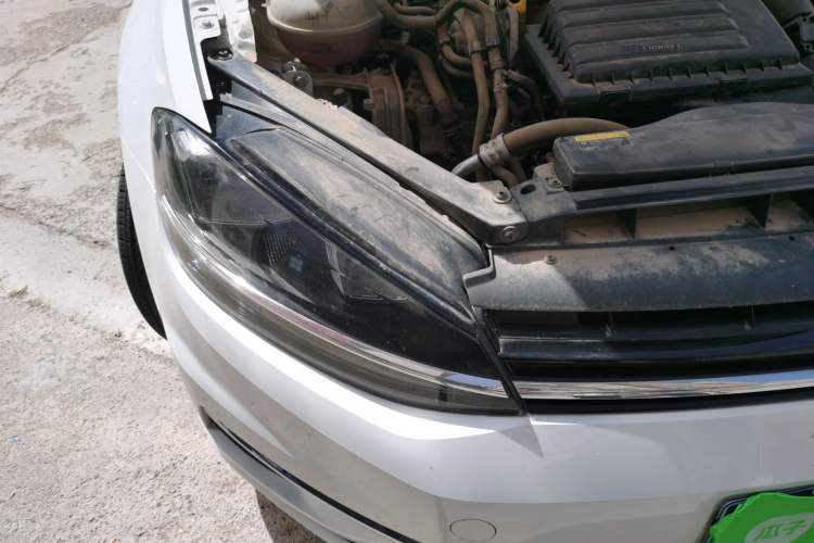Used Volkswagen Golf 2018 230TSI Automatic Comfort Model Right Front Headlight