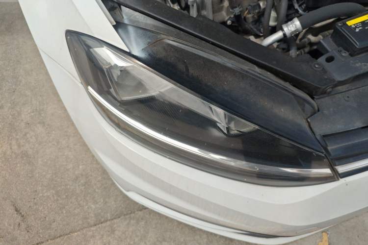 Used Volkswagen Golf 2018 230TSI Automatic Comfort Model Right Front Headlight
