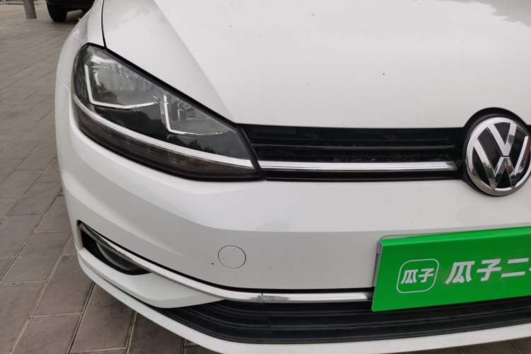Used Volkswagen Golf 2018 230TSI Automatic Luxury Version Right Front Headlight