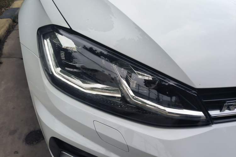 Used Volkswagen Golf 2018 280TSI Automatic R-Line Model Right Front Headlight