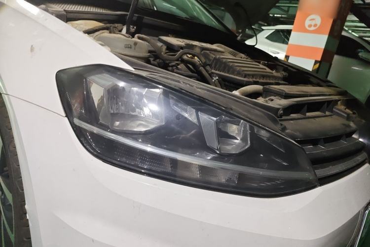 Used Volkswagen Golf 2018 230TSI Automatic Luxury Version Right Front Headlight