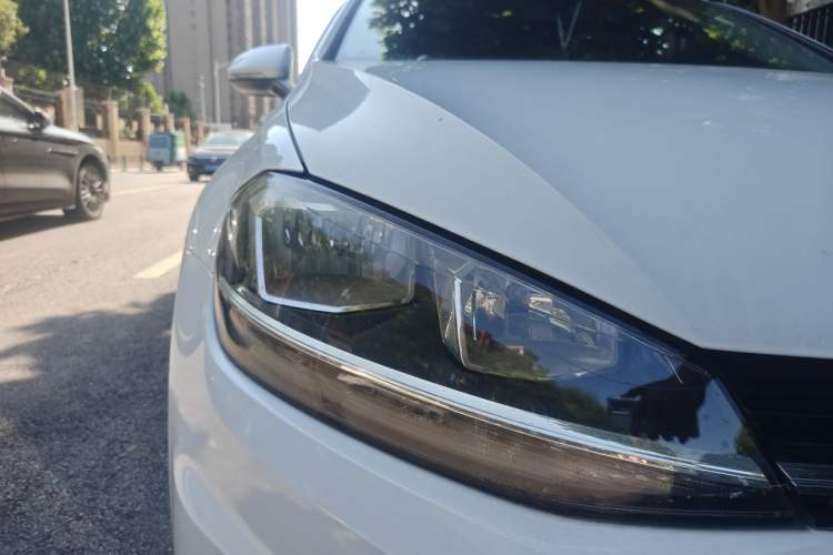Used Volkswagen Golf 2018 230TSI Automatic Comfort Model Right Front Headlight