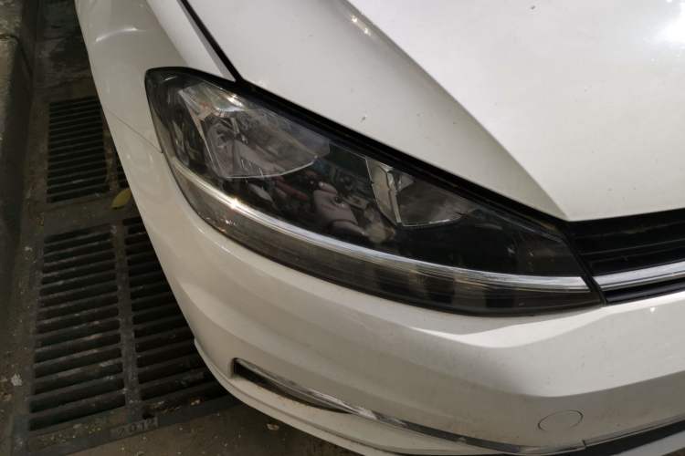 Used Volkswagen Golf 2018 230TSI Automatic Comfort Model Right Front Headlight