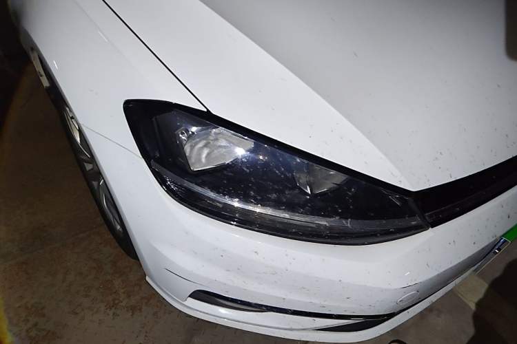 Used Volkswagen Golf 2018 1.6L Automatic Comfort Model Right Front Headlight