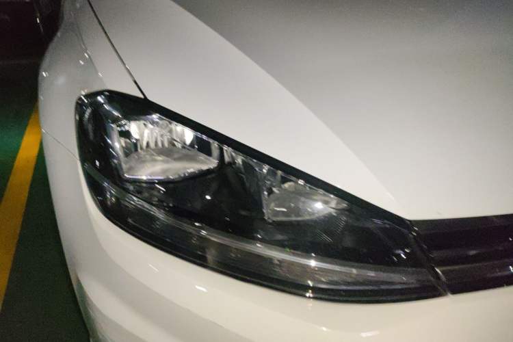 Used Volkswagen Golf 2018 230TSI Automatic Comfort Model Right Front Headlight