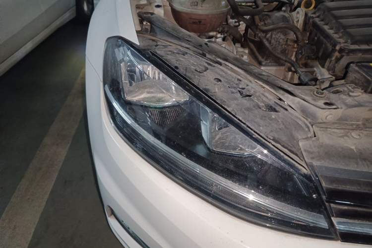 Used Volkswagen Golf 2018 1.6L Automatic Comfort Model Right Front Headlight