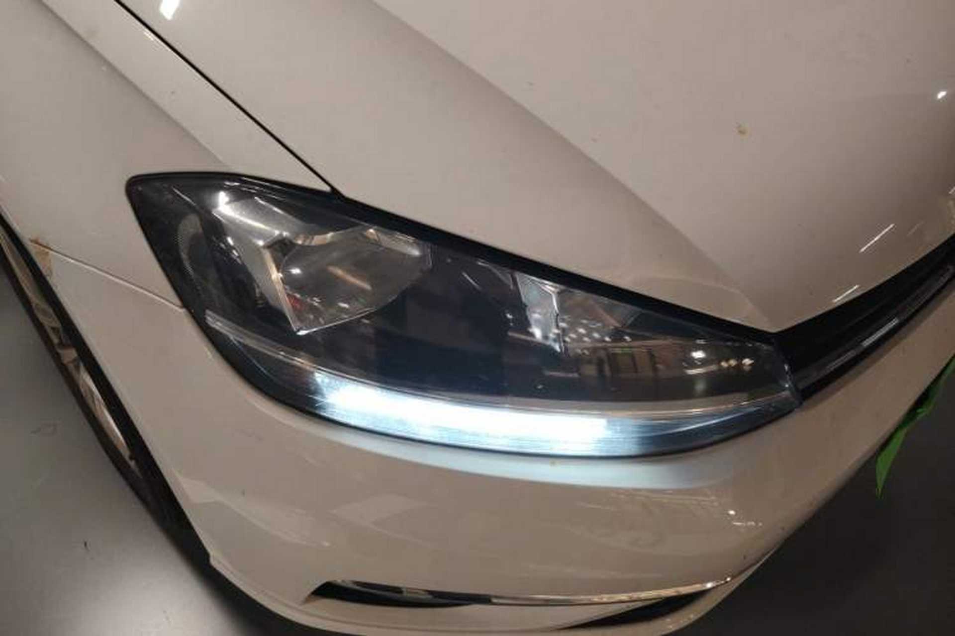 Used Volkswagen Golf 2018 1.6L Automatic Comfort Model Right Front Headlight