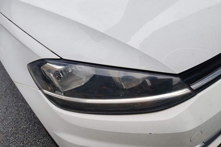 Used Volkswagen Golf 2018 230TSI Automatic Luxury Version Right Front Headlight
