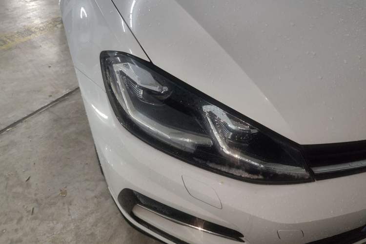 Used Volkswagen Golf 2018 230TSI Manual Comfort Version Right Front Headlight
