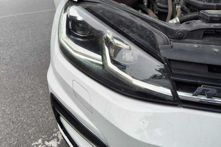 Used Volkswagen Golf 2018 280TSI Automatic R-Line Model Right Front Headlight