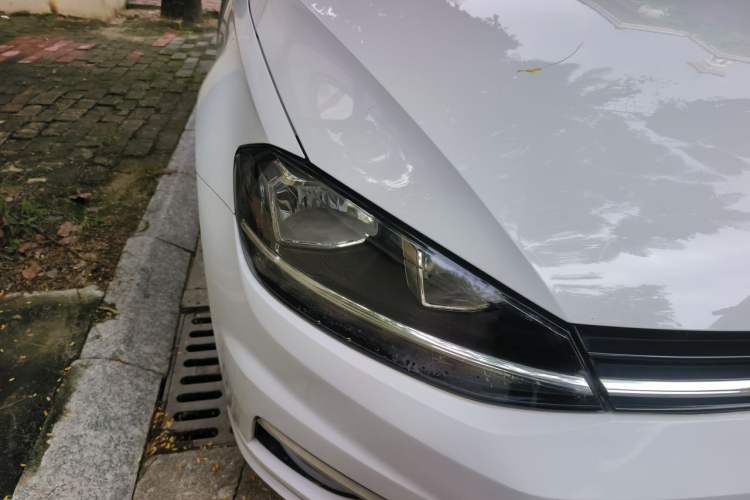 Used Volkswagen Golf 2018 230TSI Automatic Comfort Model Right Front Headlight