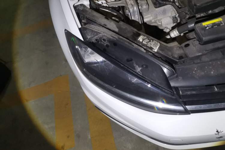 Used Volkswagen Golf 2018 1.6L Automatic Comfort Model Right Front Headlight
