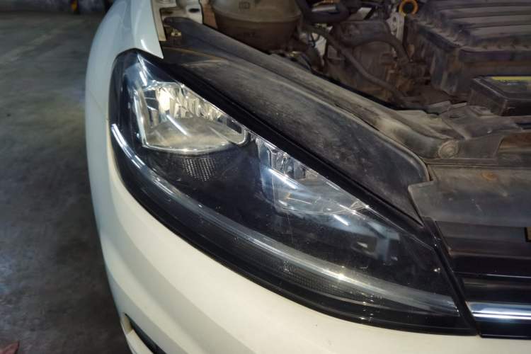 Used Volkswagen Golf 2018 1.6L Automatic Comfort Model Right Front Headlight