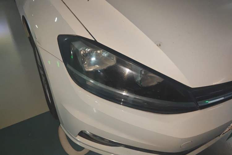 Used Volkswagen Golf 2018 1.6L Automatic Comfort Model Right Front Headlight
