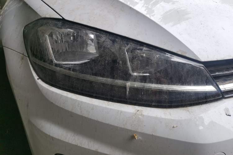 Used Volkswagen Golf 2018 1.6L Automatic Comfort Model Right Front Headlight