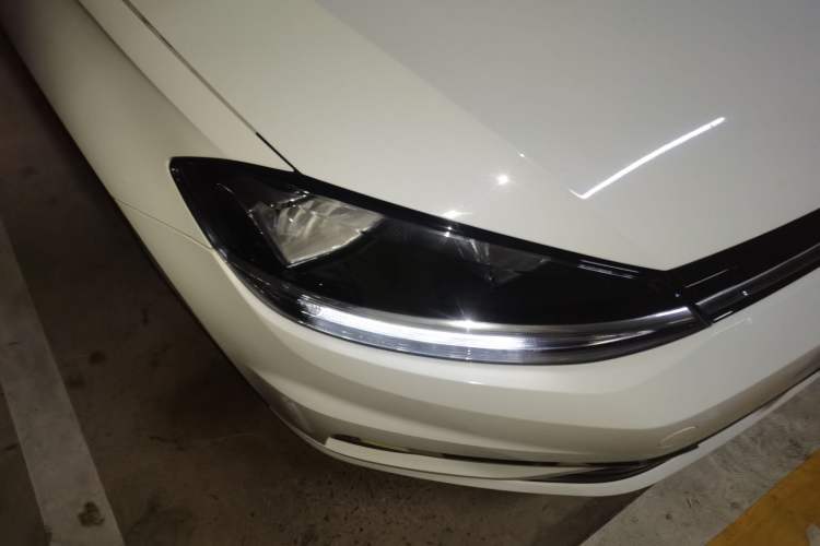 Used Volkswagen Golf 2018 230TSI Automatic Comfort Model Right Front Headlight