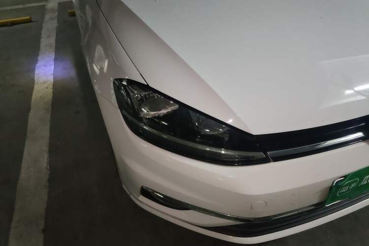 Used Volkswagen Golf 2018 1.6L Automatic Comfort Model Right Front Headlight