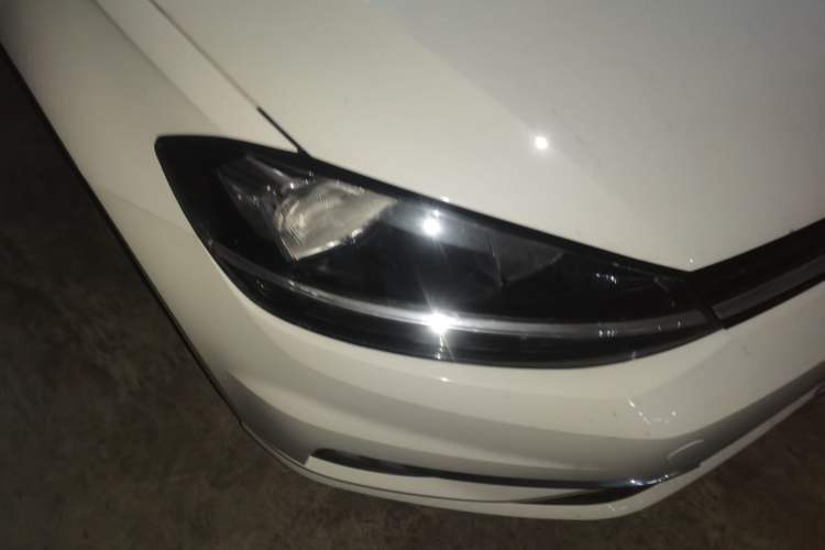 Used Volkswagen Golf 2018 230TSI Automatic Luxury Version Right Front Headlight