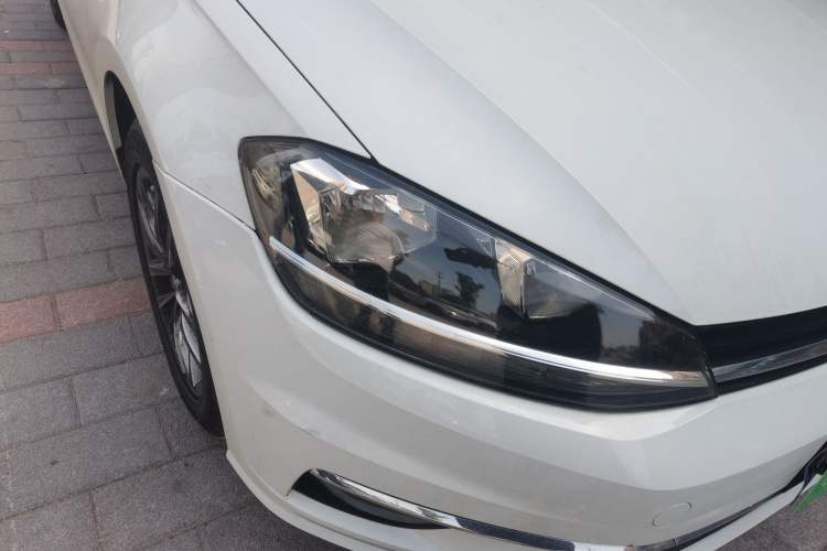 Used Volkswagen Golf 2018 230TSI Automatic Comfort Model Right Front Headlight