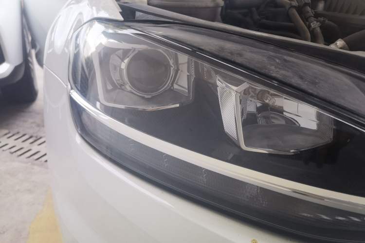 Used Volkswagen Golf 2018 230TSI Automatic Comfort Model Right Front Headlight