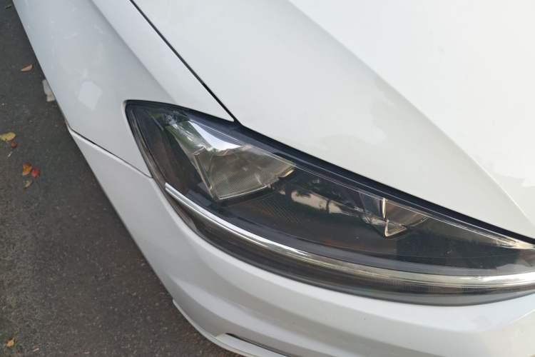 Used Volkswagen Golf 2018 230TSI Automatic Comfort Model Right Front Headlight
