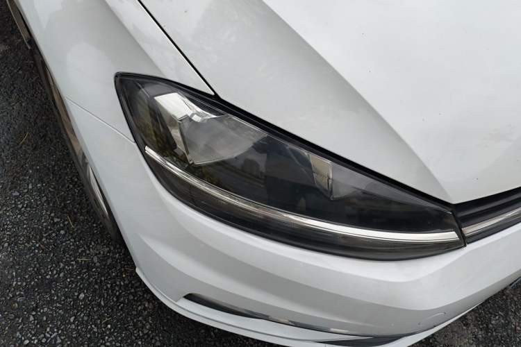 Used Volkswagen Golf 2018 230TSI Automatic Comfort Model Right Front Headlight