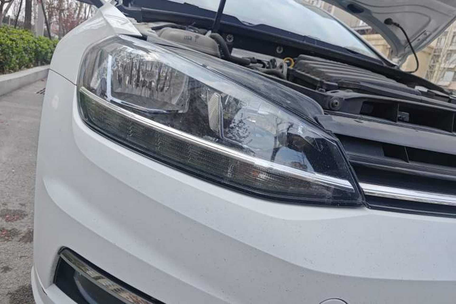Used Volkswagen Golf 2018 1.6L Automatic Comfort Model Right Front Headlight