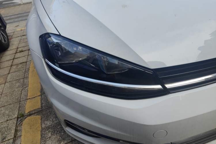 Used Volkswagen Golf 2018 230TSI Automatic Comfort Model Right Front Headlight